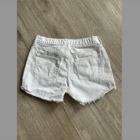 old navy white shorts - Picture 4 of 4